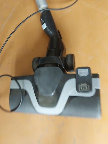 Бытовая техника: Пылесос Tefal Silence Force Cyclonic, состояние нового! - Тип — 2