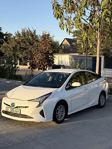 8: Toyota Prius: 2018 г., 1.8 л, Автомат, Гибрид, Лифтбек — 4