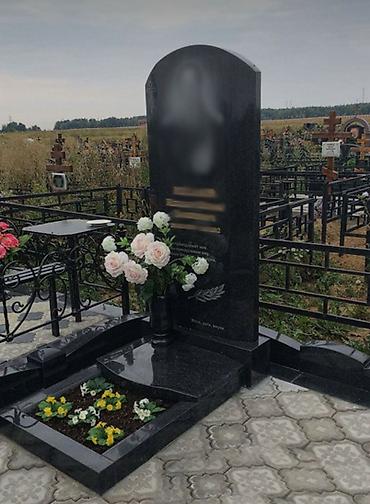 красска ворот: Изготовление памятников и оград. Материалы: - Гранит: черный, серый — 4