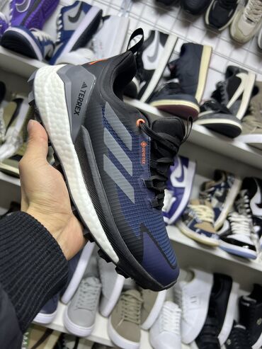 Кроссовки и спортивная обувь: Adidas terrex скидка последние размеры🔥🔥🔥