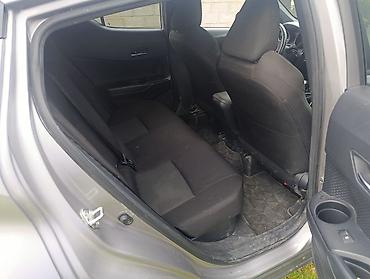 трекер авто: Toyota C-HR: 2018 г., 1.8 л, Автомат, Гибрид, Кроссовер — 2