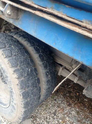 Yük maşınları: Yük maşını – GAZ 53 (mavi) - Korpus: iki rəngli (açıq mavi kabin — 5