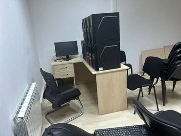 рабочий стол для телефона флай: Ofisdə işdənilənkompyuter stolu satılır, əla vəziyyətdə, yalnız real