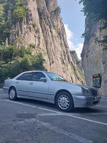 mercedes 170 b: Mercedes-Benz 220: 2.2 l | 2000 il Sedan — 3