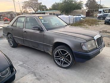 w124 radiator: Mercedes-Benz E-Class W124 sedan - Kuzov: 4 qapılı sedan, boz rəng - — 3