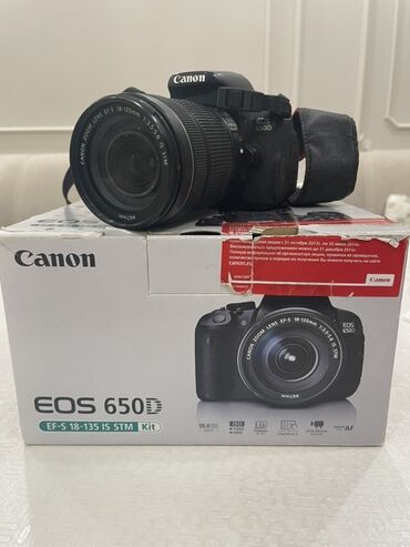 фотоаппарат зеркальный: Зеркальная камера Canon EOS 650D в комплекте с универсальным