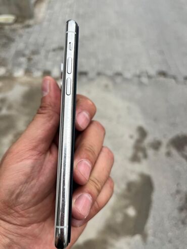 LuAZ: IPhone 11 Pro, Gümüşü, Face ID