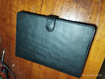 сумки zara: Чехол для планшета из натуральной кожи КРС ручной работы