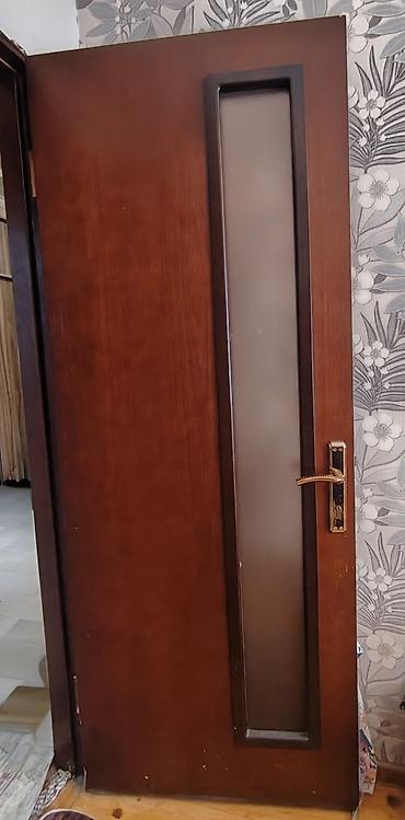 Taxta interyer qapısı (6 ədəd var, 2si şüşəsiz) - Material: bərk