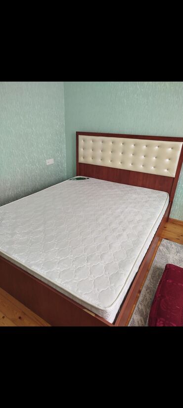 taxt dosekleri: Endirimm. Taxt satılır 140 azn.Matrası üstündə verilir.Ölçü:1.60×2m.Az