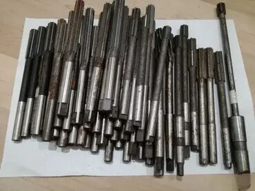 drvene vitrine sa staklom: Razvrtaci 12mm, 12,5mm, 12,6mm, 12,8mm Cilindricni prihvat 12mm H7