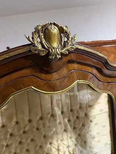 jysk polic: Stilska vitrina – Dobro stanje 🌟 Dimenzije: Širina: 128 cm 📏 — 4