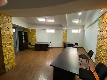 Коммерческая недвижимость: Сдаю Офис целиком: 165 м², В жилом комплексе, С ремонтом, С отдельным входом — 4