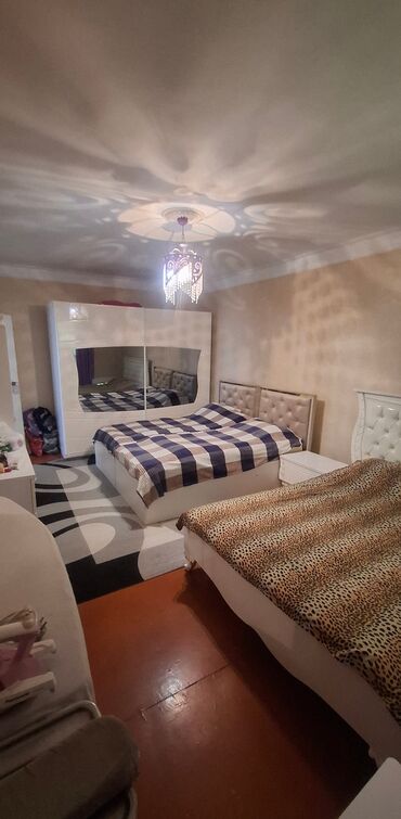 Həyət evləri və villaların satışı: Qaraçuxur qəs. 4 otaqlı, 160 kv. m, Kredit yoxdur, Orta təmir -da lalafo.az — 4 Həyət evləri və villaların satışı: Qaraçuxur qəs. 4 otaqlı, 160 kv. m, Kredit yoxdur, Orta təmir — 4