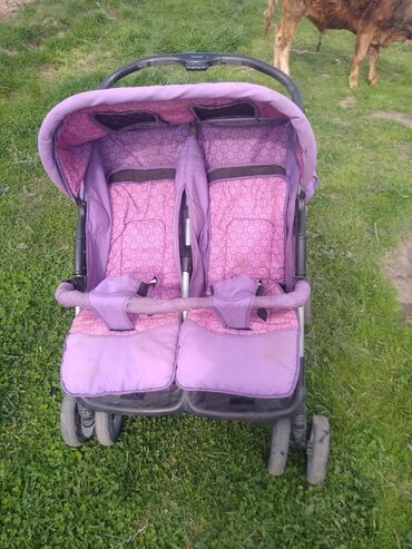 купить коляску для двойни: Коляска, цвет - Фиолетовый, Б/у