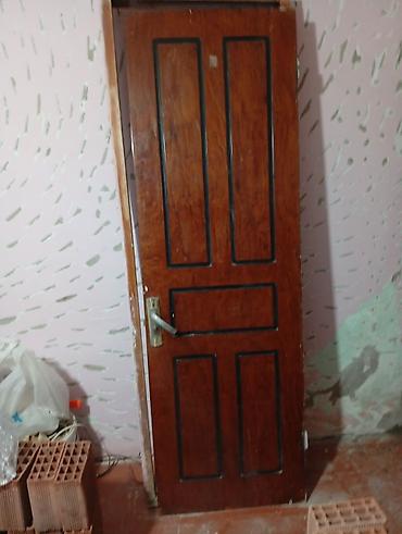 sabun qabi: Taxta otaq qapısı - Material: ağac, tünd qəhvəyi şpon fakturalı səth — 2