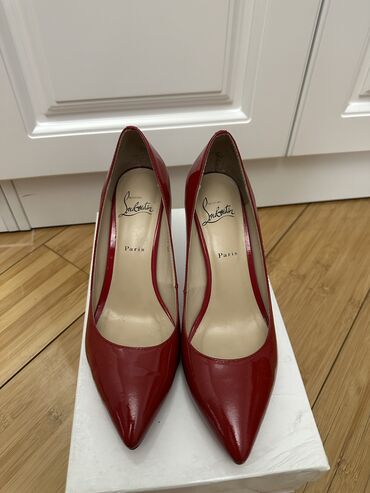 Женская обувь: Туфли Stuart Weitzman, 37, цвет - Красный