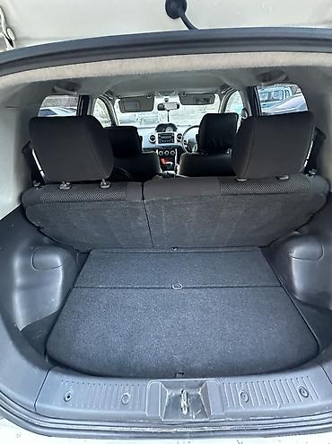 Toyota: Toyota ist: 2003 г., 1.3 л, Автомат, Газ, Хэтчбэк — 9