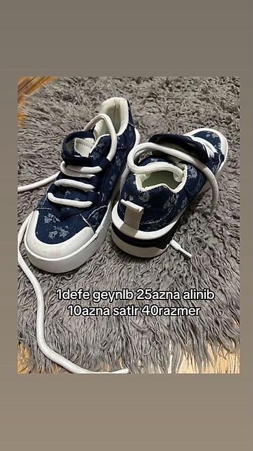 gumuş kişi sepi: Qadın və uşaq ayaqqabıları paketi 1) Qara slayd sandal – üstü — 3