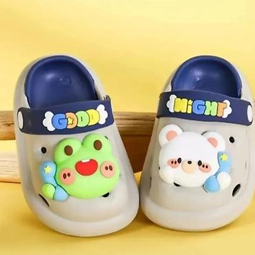 Детская обувь: 1. Сандалии р.25-26. (16см по стельке) коричневые. 600сом. 2. Crocs — 15