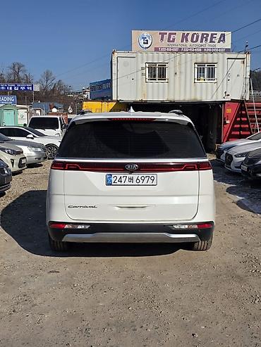 Kia: Kia Carnival: 2022 г., Минивэн — 2