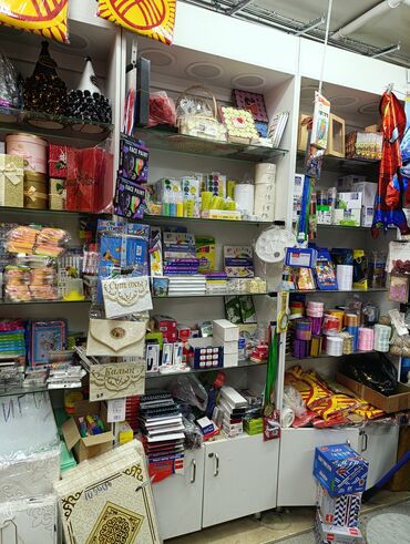 купить бу полки для магазина: Продаю полку для магазина с подсветкой 5полок(стеклянные)+1полка