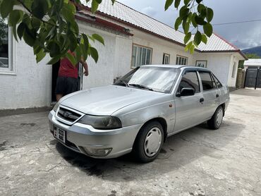 Транспорт: Daewoo Nexia: 2010 г., 1.6 л, Механика, Бензин, Седан