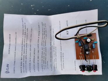 Auto delovi: Elektronski Voltmetar za 14V ELAN. Novo. Lampicama pokazuje kakvo je — 2