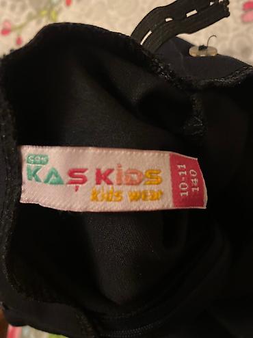 Məktəbli forması: Mekteb yubkasi papito kidsden alinib ideal veziyyetded,cox az — 2