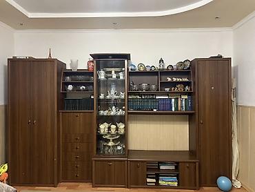 silver kitchen: Два шкафа,две односпальные кровати 4 тумбы тримо с зеркалом — 1