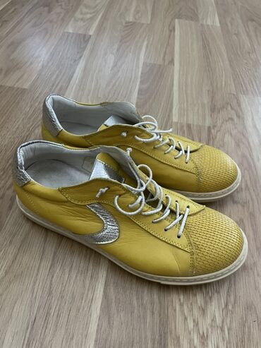 reebok ağ qaçış üçün qadın krossovkaları: Temiz deri! 38 razmer! Deffektsiz’ Məhsul: Sarı rəngli qadın idman