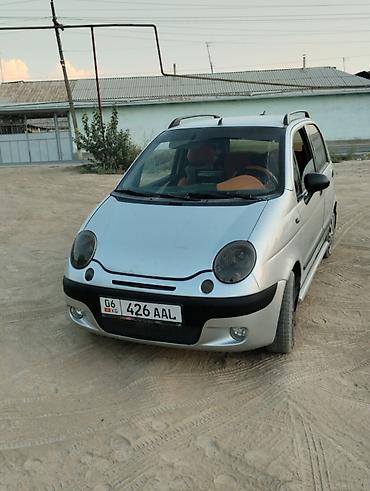 bmw e3: Компактный городской хэтчбек серебристого цвета. Основные — 1