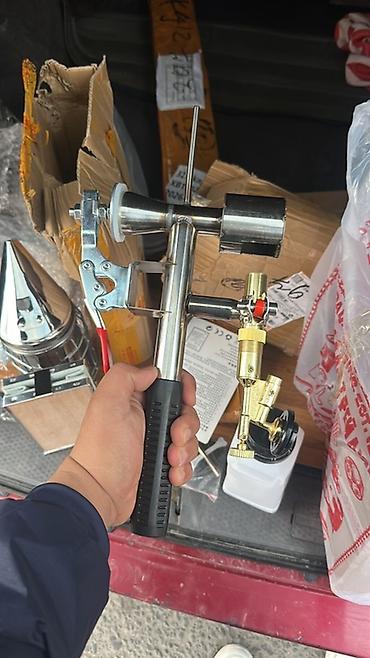 для пчёлы: Пчеловодческий дымарь с газовой горелкой и подачей воздуха - — 1
