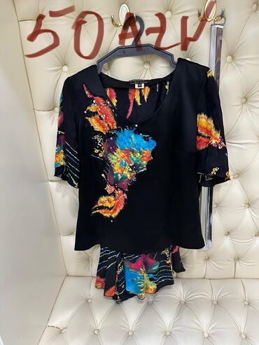 Ziyafət donları: Paltarların hər biri ideal veziyyetdedi 1-2 defe qeyinilib. Qiymət — 10