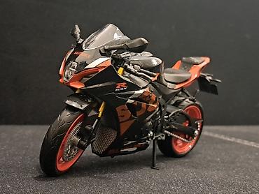 Umetnost i kolekcionarstvo: Motor SUZUKI GSX-R1000R 2021 1:12 - NOVO NOVO! Vrhunski odradjen — 1