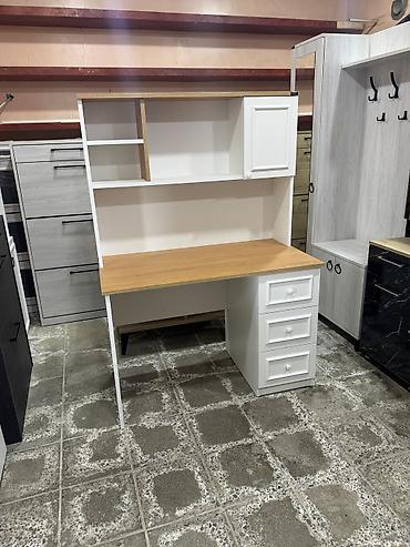 Sifarişlə kompyuter masaları: Düz masa, Polkalı, Siyirməli, Rusiya, Sadə laminat — 4