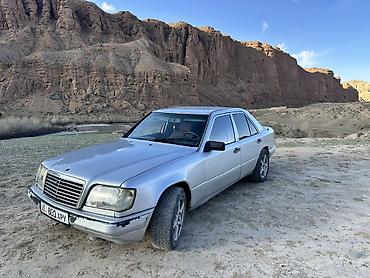 Другие детали салона: Mercedes-Benz — E220 - Классический интерьер с синим текстильным — 10