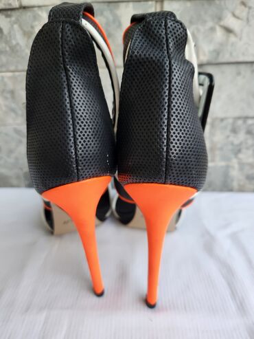 Sandale: Sandale, 40 na lalafo.rs — 3 Sandale: Sandale, 40 — 3