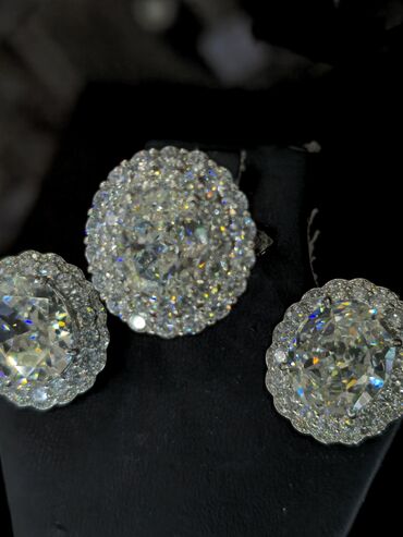 Zərgərlik dəstləri: Dəstə daxildir: Kulon, Boyunbağı, Muncuq, Gümüş, 925 Əyar — 5