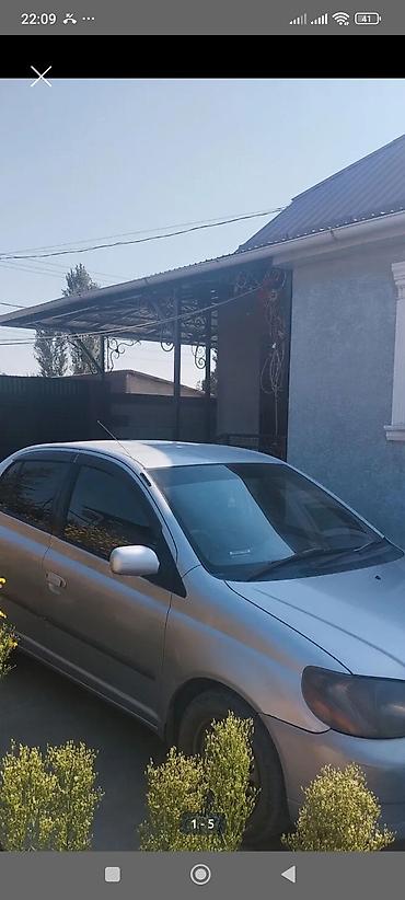 маленькие дешевые машины: Toyota Platz: 2001 г., 1 л, Автомат, Бензин, Седан — 3