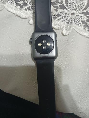 apple 18: Apple Watch Series 3 – 38 mm, Space Gray alüminium korpus, qara — 3