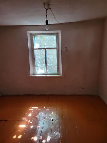 Үйлөрдү ижарага берүү: 40 м², 5 бөлмө, Таатан СБ, Үй-бүлөлүүлөргө — 10