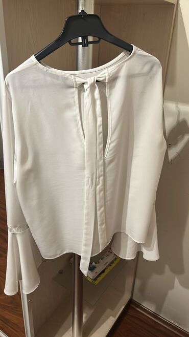 Digər qadın geyimləri: Hamisi Ideal veziyyetdedi. 42-44 olchu. Twist birinci l- 30 azn — 5