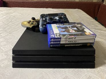 PS4 (Sony PlayStation 4): Продам пс4 про идеальный В комплекте все нужные провода, 4 джойстика