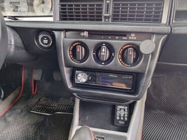 audi 80 18 cc: 3 aydi alinib idyal vezyetddedir. Qiymetdde cuzi endirim edecem