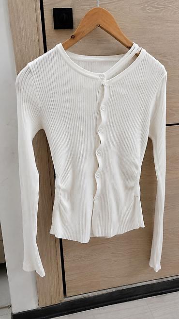 pull bear: Продаю стильную и нежную женскую кофту (кардиган) приталенного кроя от — 1