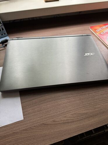 ремонт ноутбука: Продаю ноутбук от acer 2013 года требуется небольшой, ремонт экран