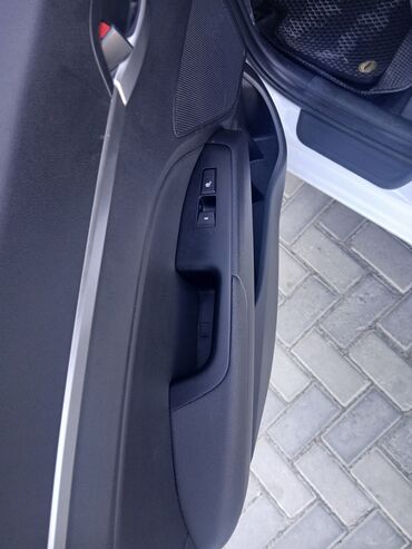 Магнитолы: Б/у, Нестандартный, Без системы, Без оперативной памяти ГБ ОЗУ, Без встроенной памяти Гб ПЗУ — 6