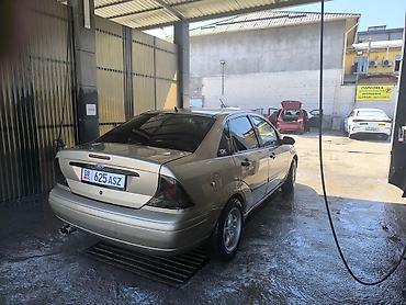 Ford Focus: 2000 г., 1.8 л, Механика, Бензин, Седан