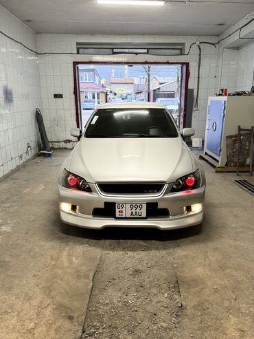 Lexus: Lexus IS: 2001 г., 2 л, Механика, Бензин, Седан